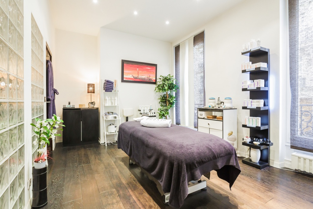 LOCATION MEUBLEE - BUREAU 30  m2 - PARC MONCEAU PARIS 17